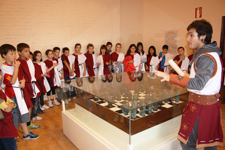 visita-guiada-medieval-escolar-ajedrez-museo-cocentaina